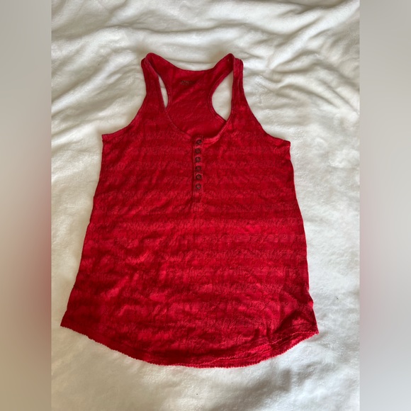 Arizona Jean Company Red Floral Mesh Tanktop - Picture 1 of 2